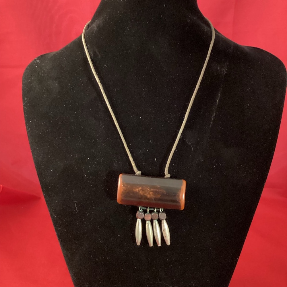 Kien brown and metallic necklace